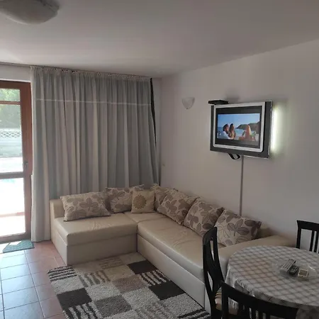 Студия Лазарови Apartment Balchik