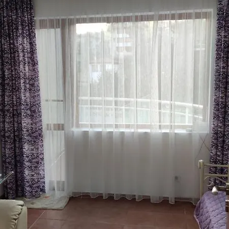 Студия Лазарови * Balchik